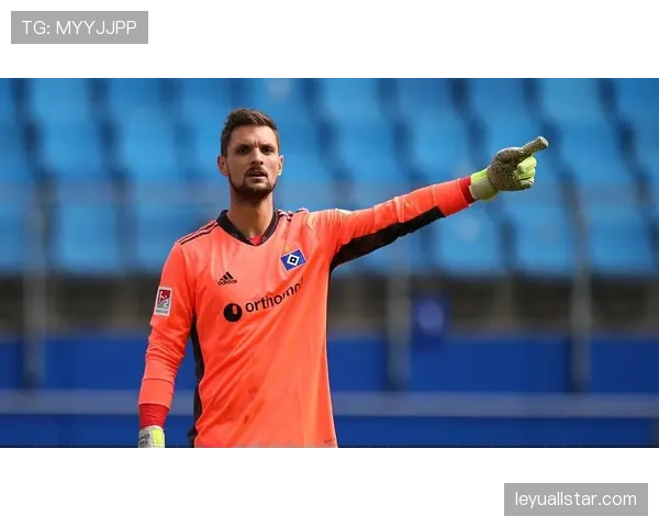 拜仁诺伊尔伤缺，乌尔赖希临危受命把守球门