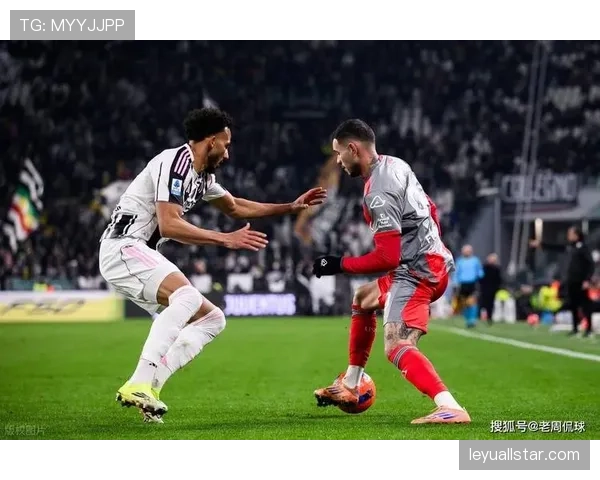 争议瞬间：尤文图斯进球因推人在先进球无效，VAR介入维持原判